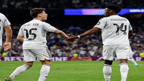 《巅峰对决：阿甲20胜15，实力与底蕴的巅峰较量》